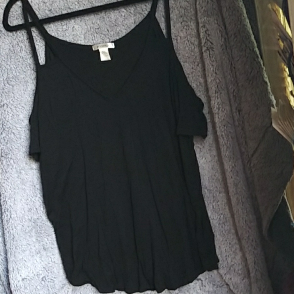NWOT Bozzolo black cold shoulder blouse